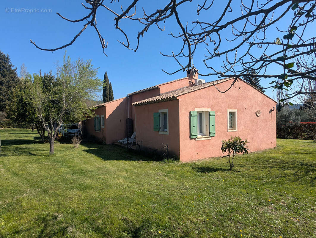 VILLECROZE jolie maison de plain-pied 127 m², 5 pièces, garage au calme - photo 17