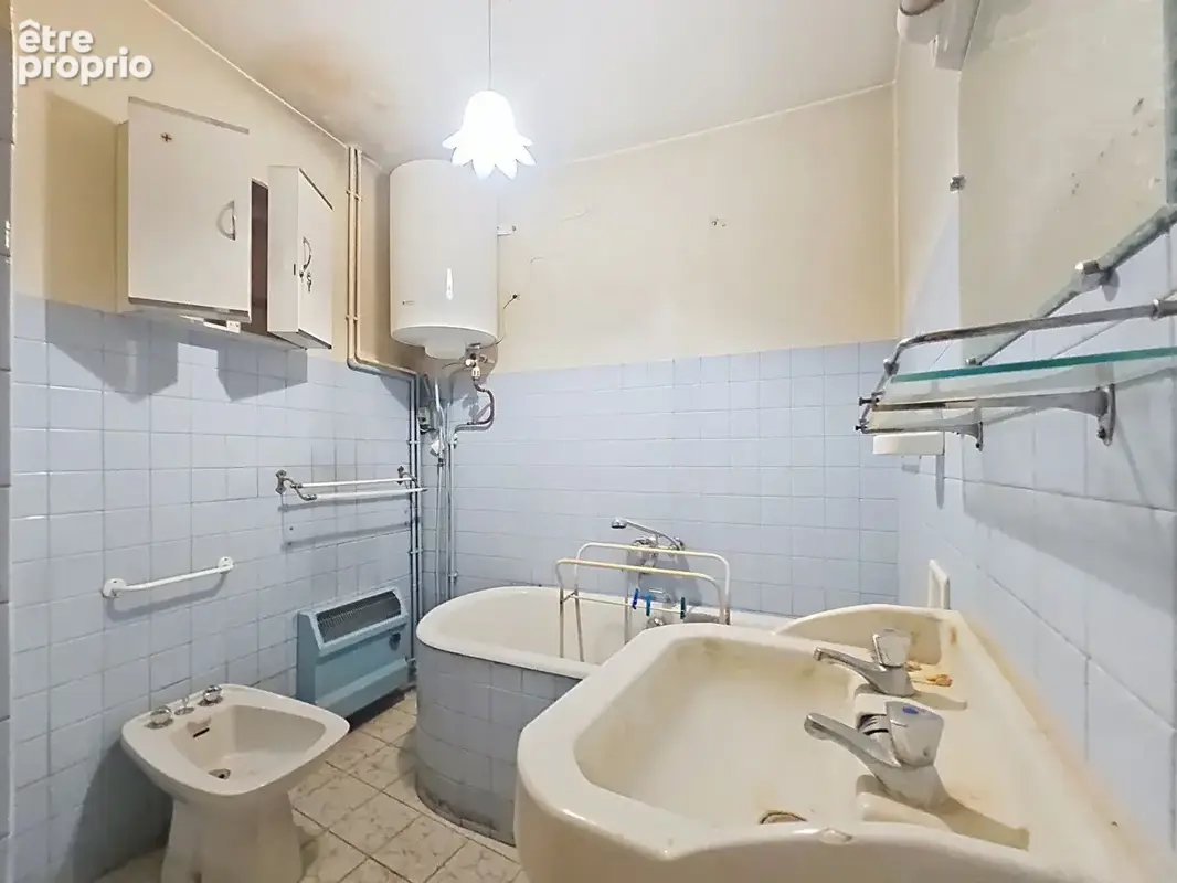 Avignon intra-muros. Appartement de charme T2 au 1er étage - photo 3