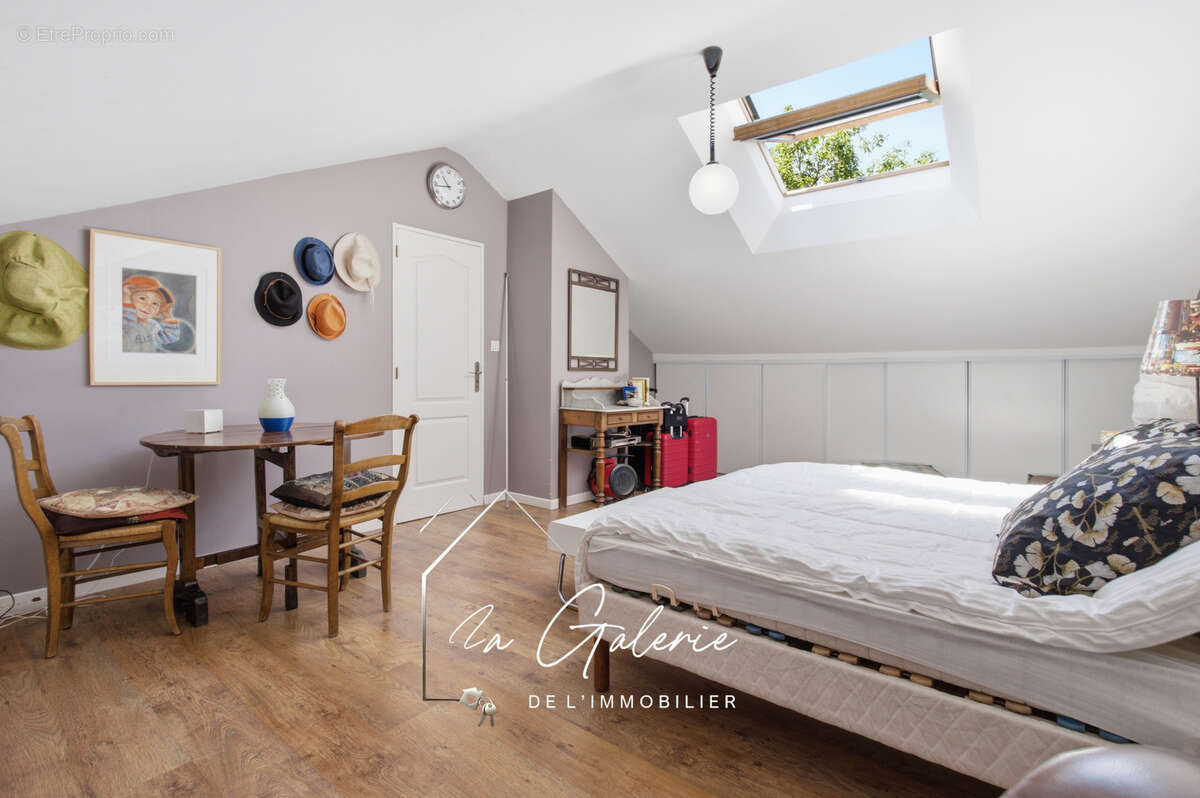 Rare a la vente belle maison situee sur saint martin le vinoux - photo 6