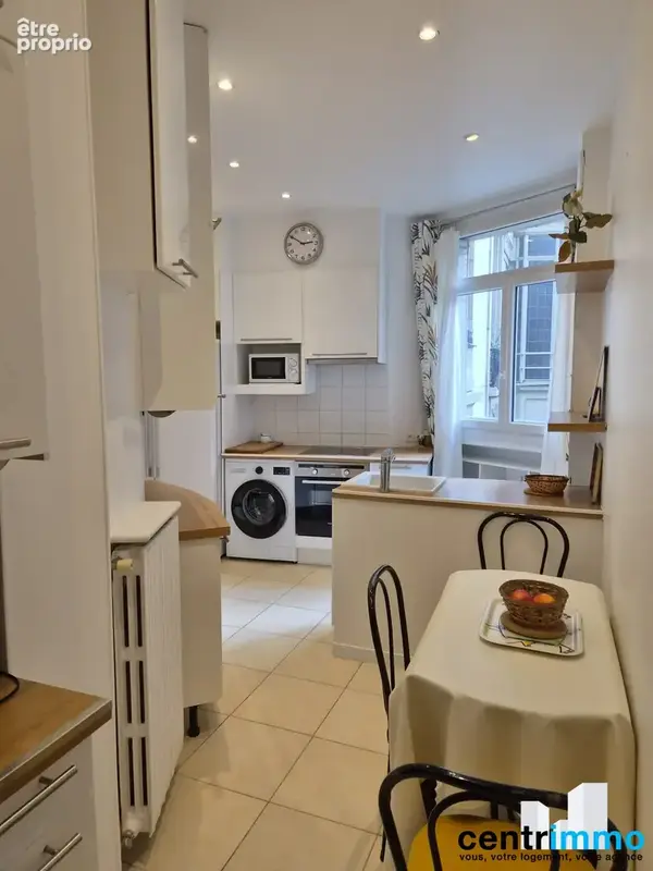 Paris 8 Appartement de Standing cuisine centrimmo