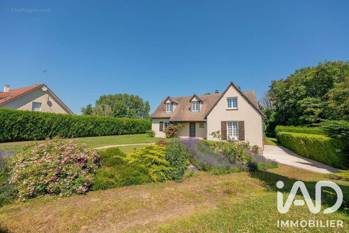 Maison 169 m² à Les Ayvelles  - photo 2