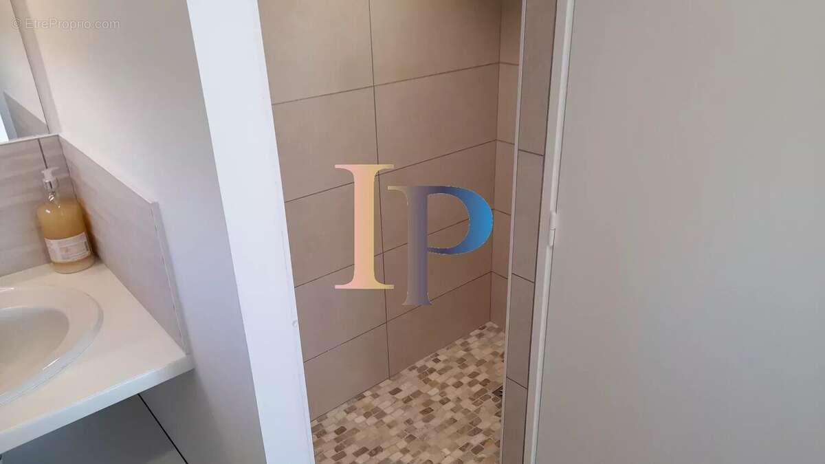 Maison à LA CLAYETTE