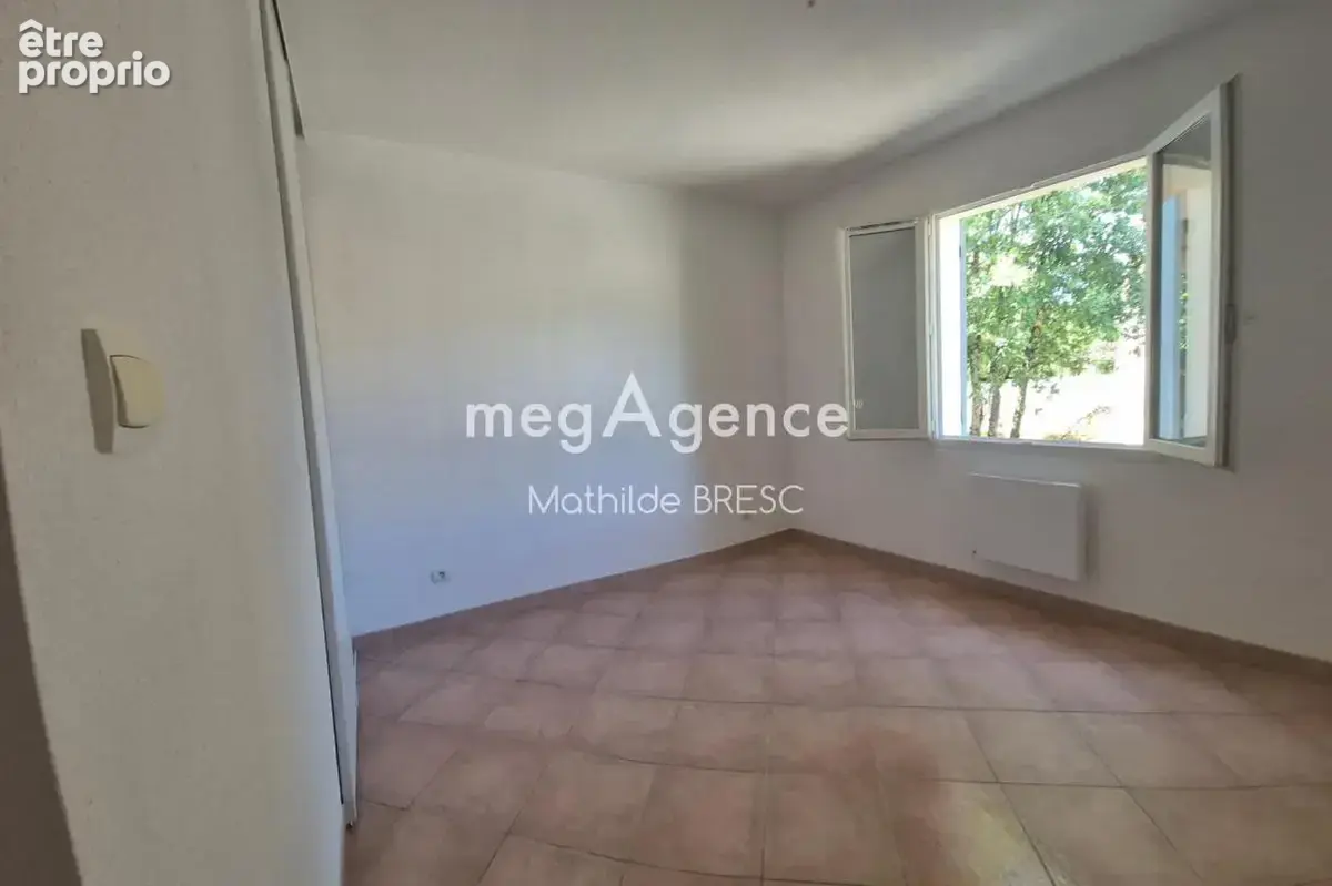 Maison 90m2, plain-pied, récente, terrain plat et arboré - photo 10