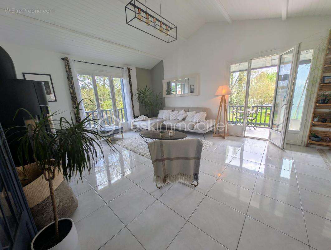 Maison à SAINT-JULIEN-DE-CONCELLES