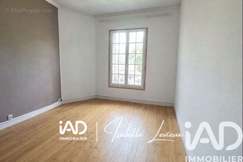 Photo 8 - Maison à JUZIERS