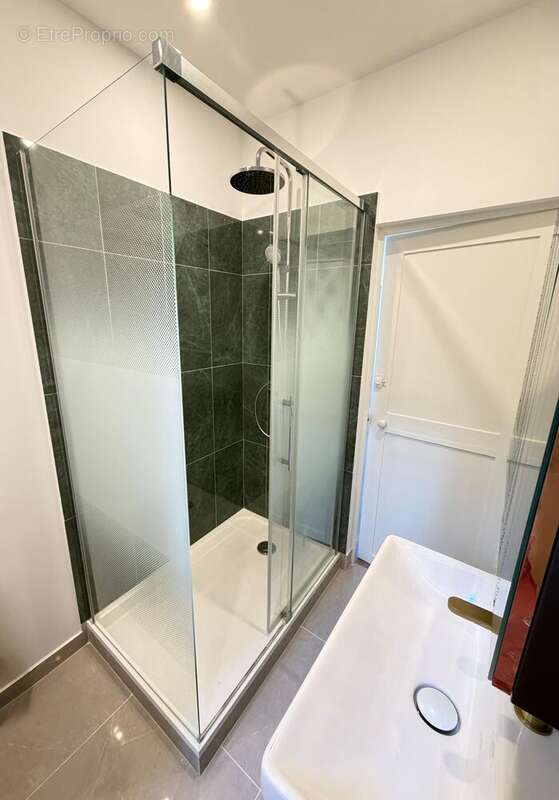 Appartement 27 m² à Marseille-7e  - photo 4