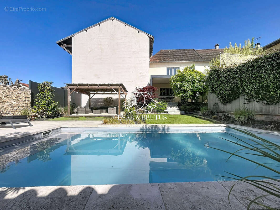 Maison à BOURGOIN-JALLIEU