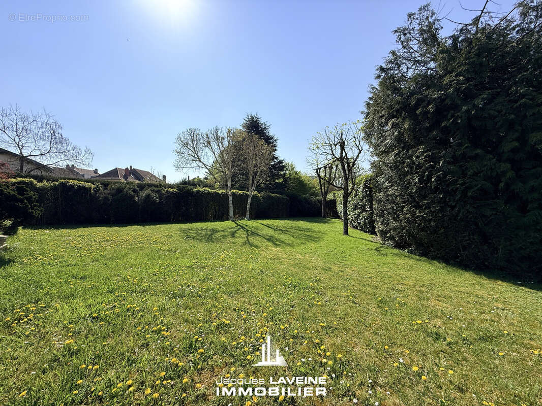 Maison à LONGEVILLE-LES-METZ