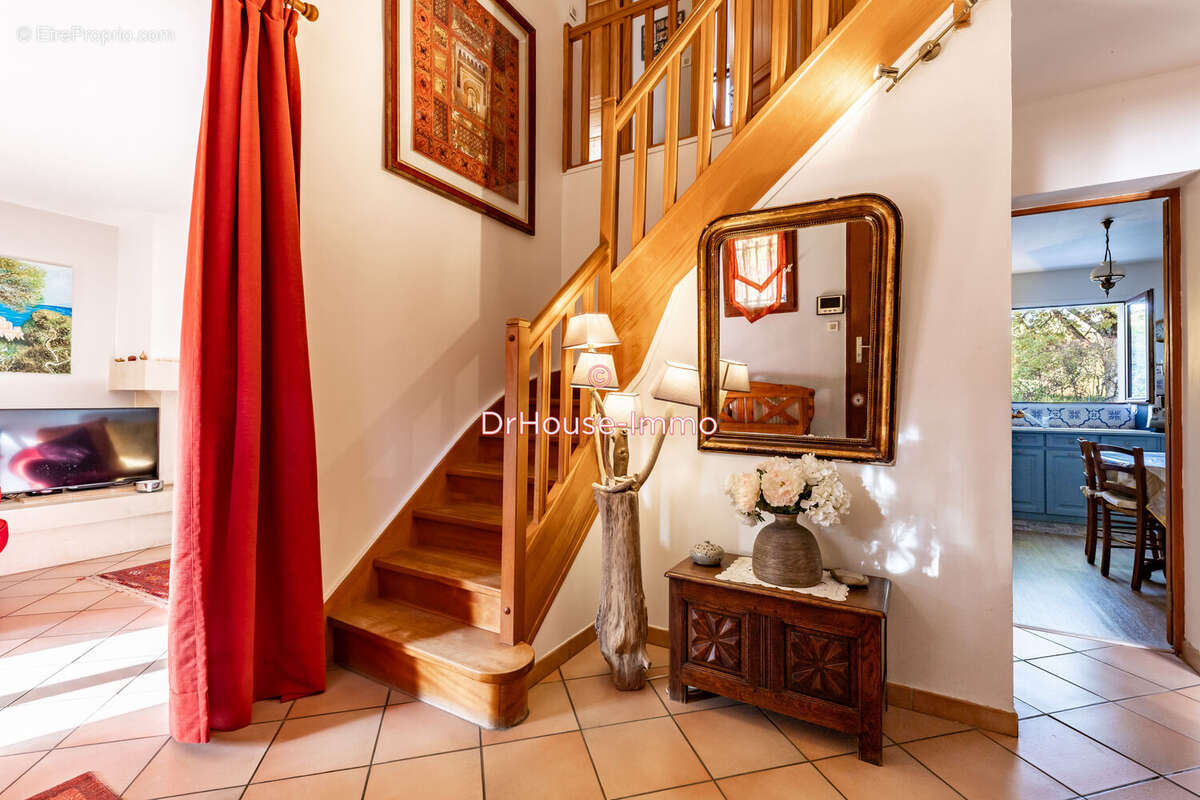 Maison à DAMPIERRE-EN-YVELINES