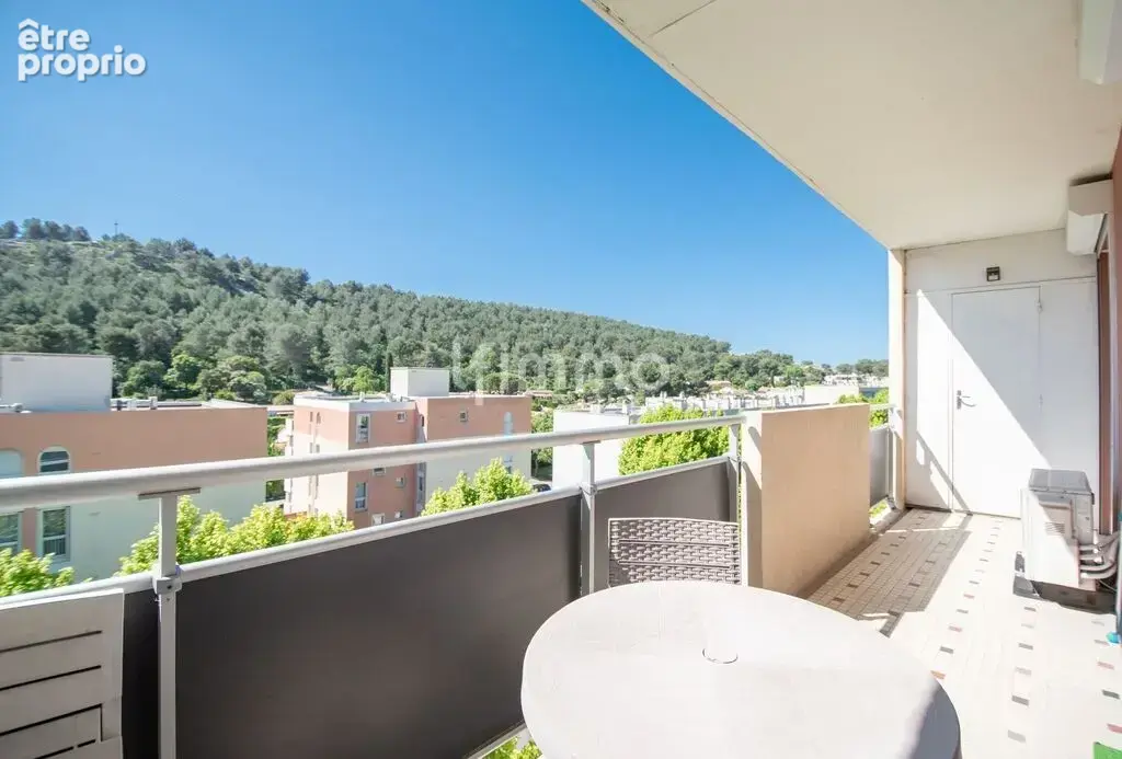 Appartement à CARNOUX-EN-PROVENCE
