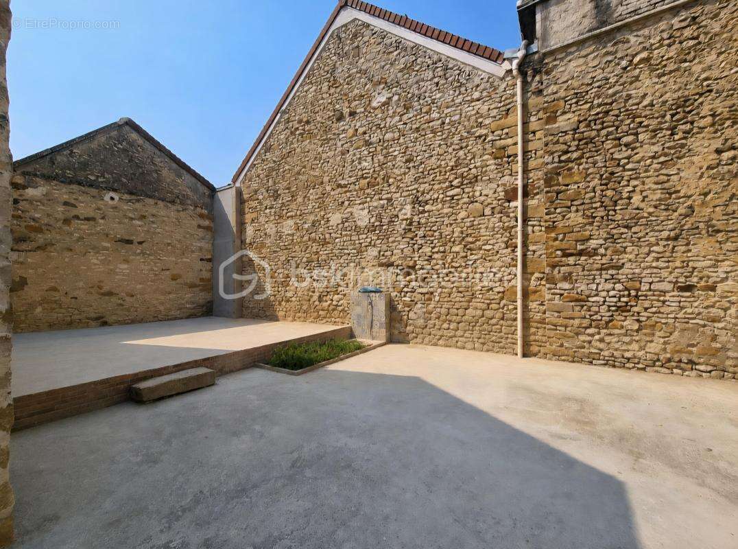 Maison en pierre_ 4 chambres_ jardin ! - photo 2