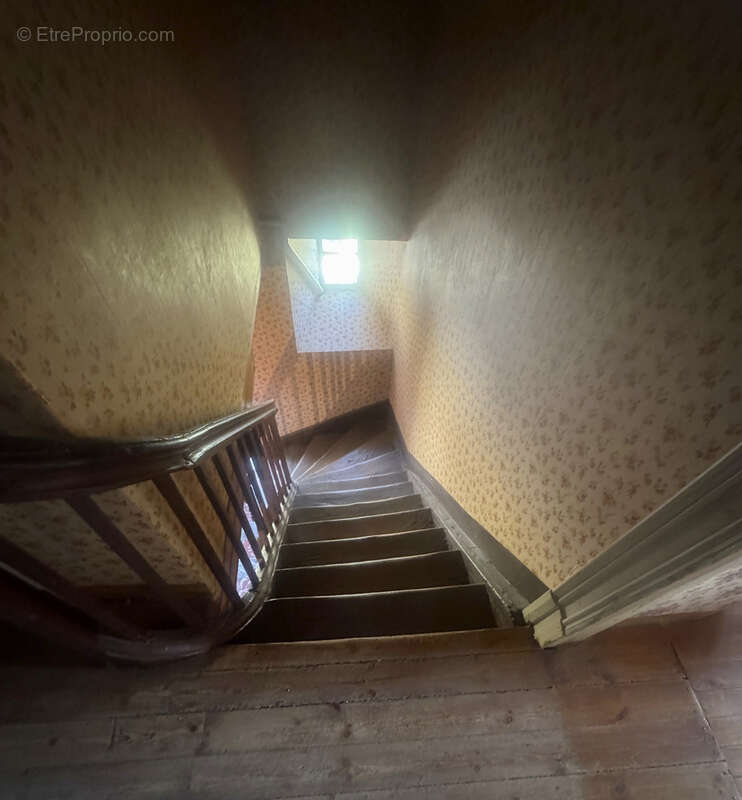 Maison à SAINT-NAZAIRE-DE-VALENTANE