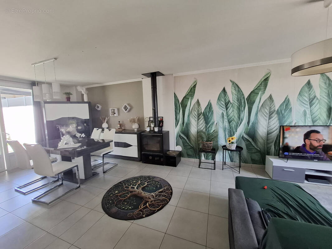 Maison à CRECY-LA-CHAPELLE