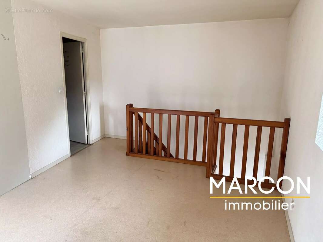 Appartement à SAINT-VAURY