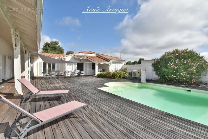 Demeure d’exception de 250 m² avec piscine, tennis et parc arboré à Saint-Sylvestre-sur-Lot(47) - photo 4