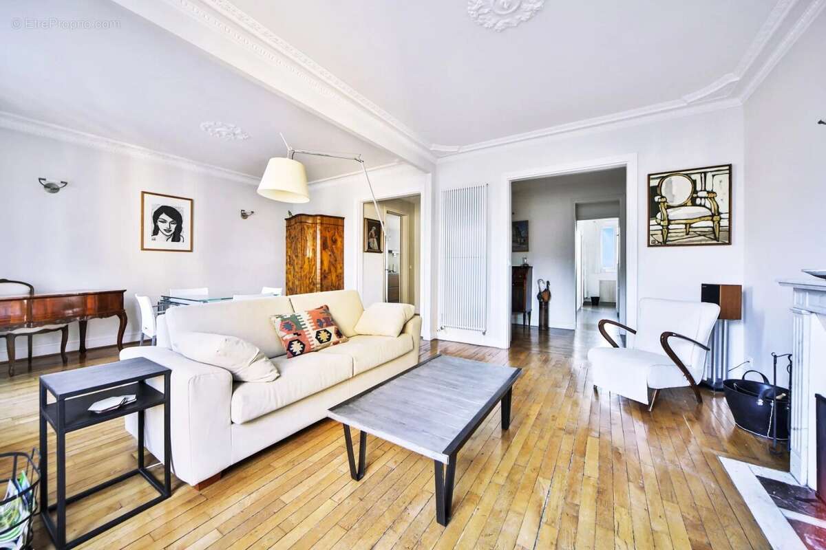 Appartement à PARIS-18E