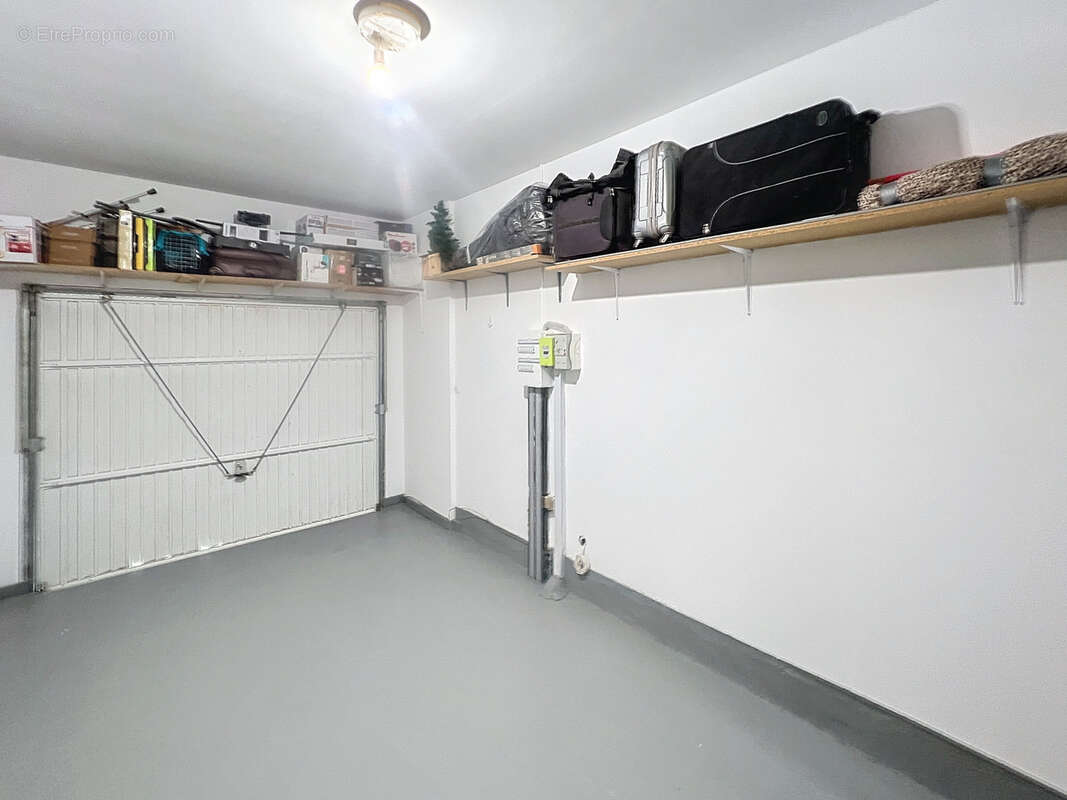 Maison à SAINT-LAURENT-DE-LA-SALANQUE