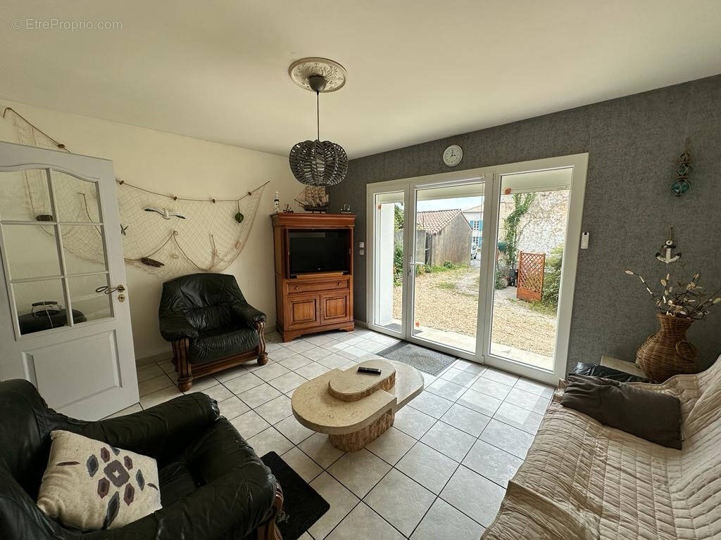 Maison à MORTAGNE-SUR-GIRONDE