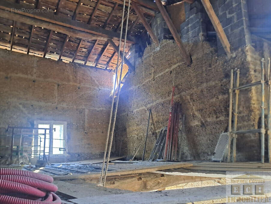 Autre à LA COTE-SAINT-ANDRE