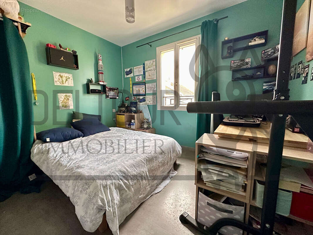 Maison à VILLENEUVE-LE-COMTE