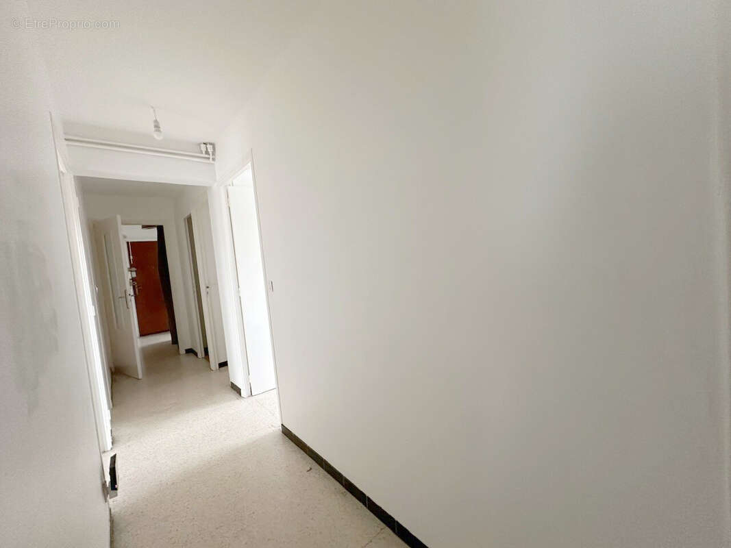 Appartement à LATTES