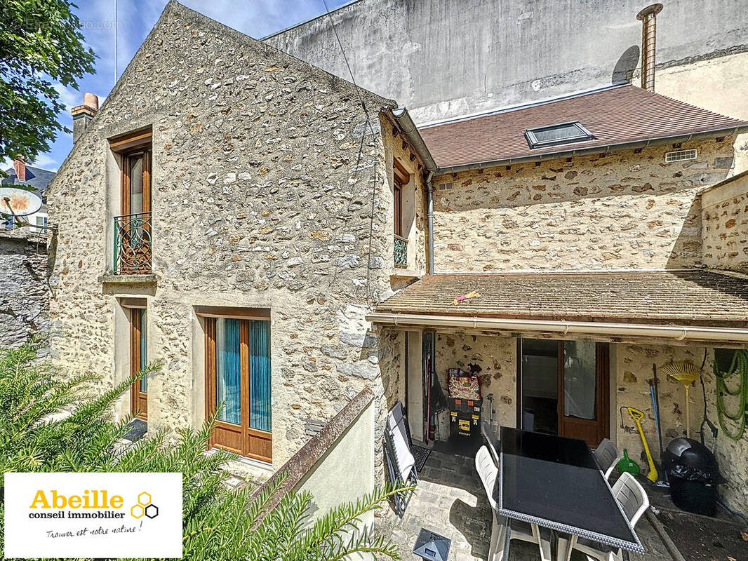 Maison à SAINT-CHERON