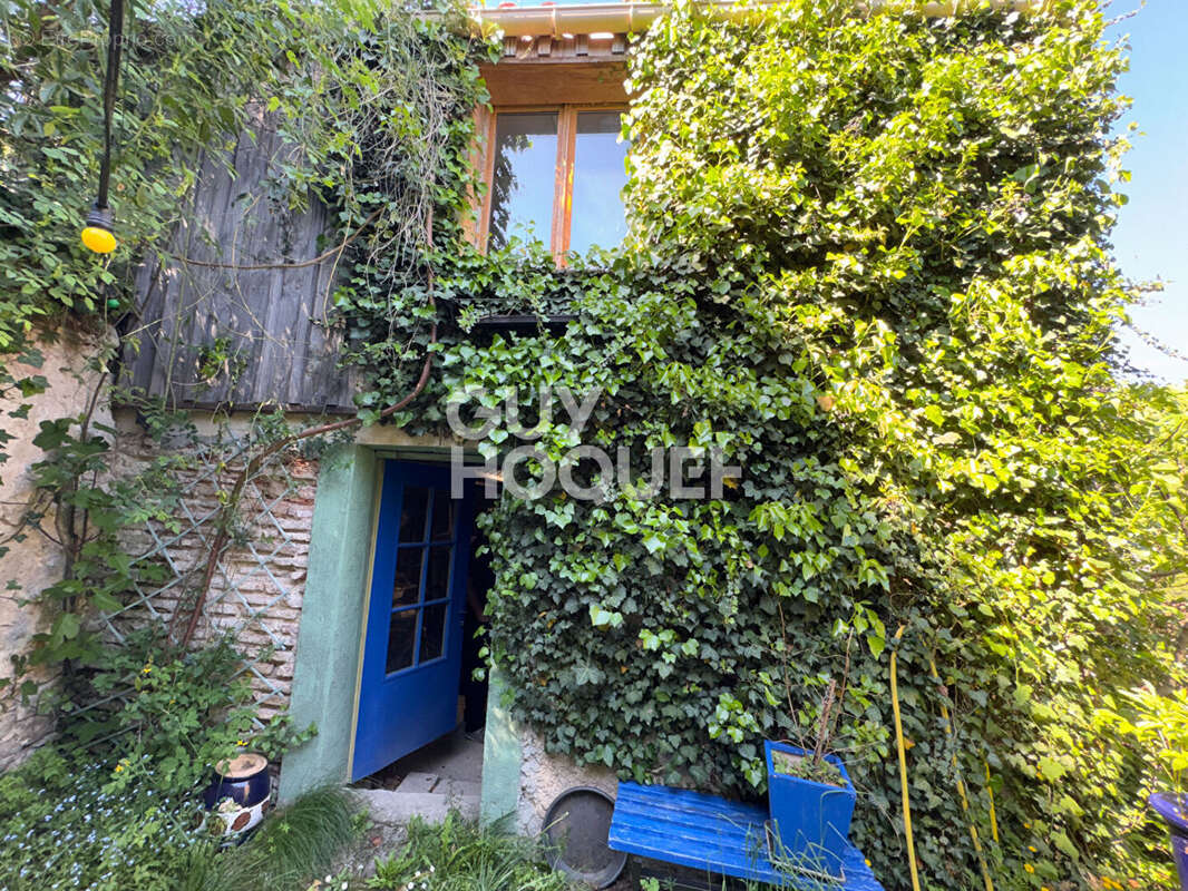 Maison à LAROQUE-DES-ARCS