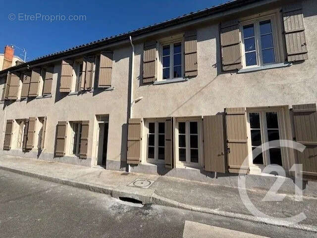 Appartement à SAINT-GENIS-LAVAL