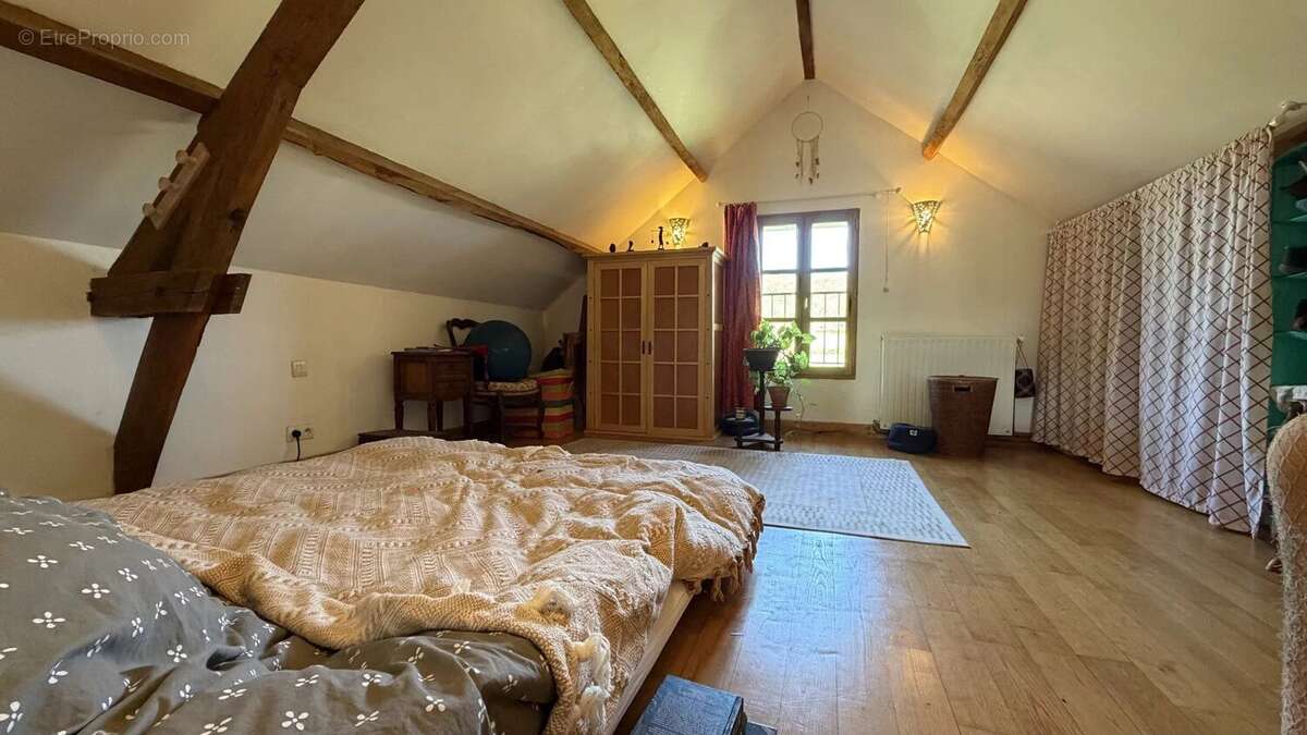 Maison à GOURDON