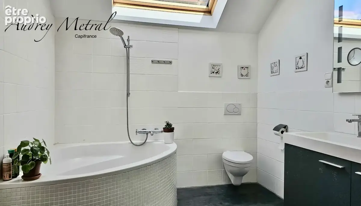 Villa à vendre à Serrières-en-Chautagne avec piscine, à 50 min de Genève et d'Annecy, 35 min d'Aix-Les-Bains et 15 min du Lac du - photo 17