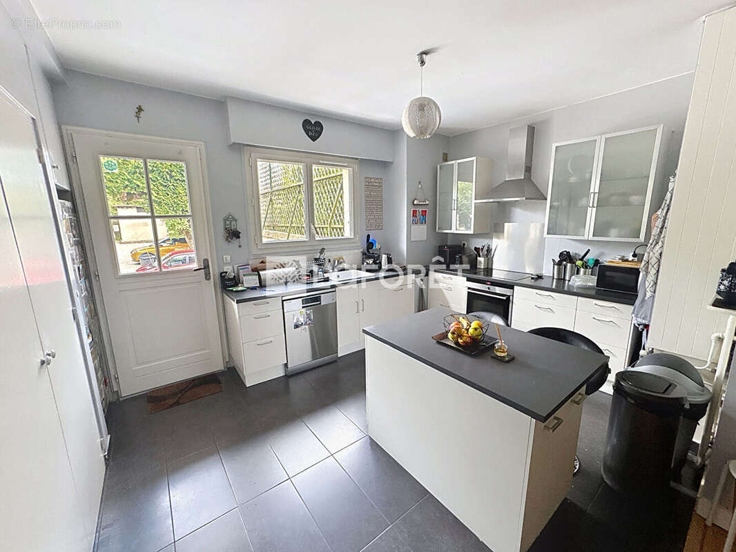 Appartement à SAINT-NOM-LA-BRETECHE