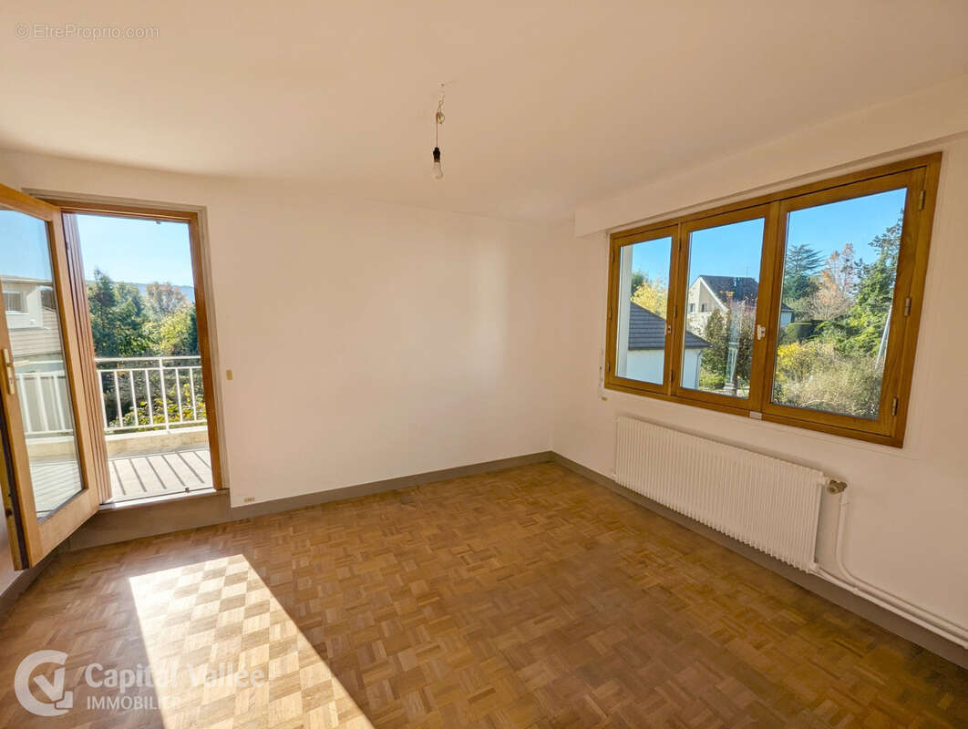 Maison à SAINT-REMY-LES-CHEVREUSE