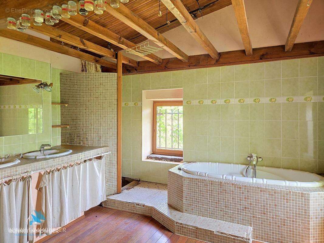 Maison de caractère - 220 m²- 6 pièces - Terrain de 1390 m² - photo 17