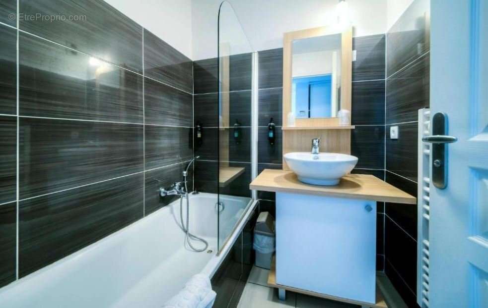 INVESTISSEMENT LOCATIF  Fréjus  Résidence Tourisme Zenitude Hôtel-Résidences La Tour de Mare  6,54 % de rentabilité - photo 6