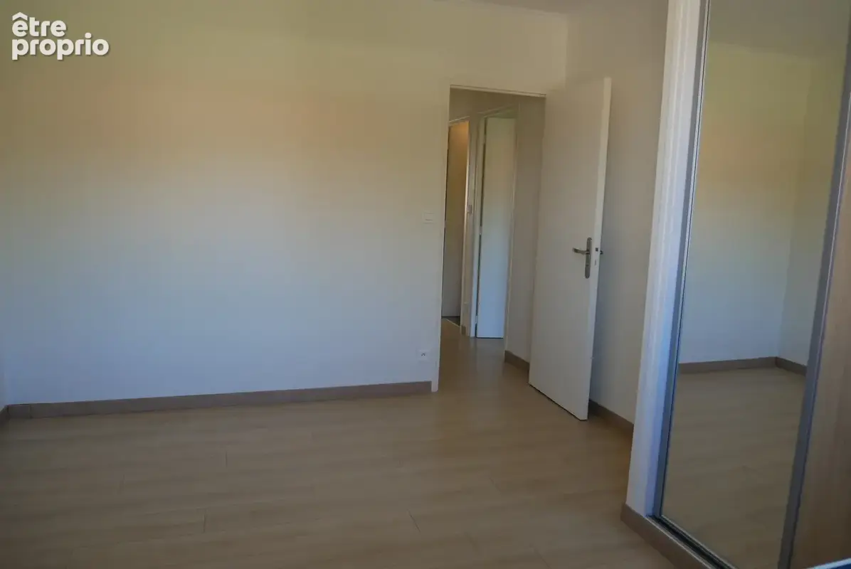 COMMUNAY   Maison entièrement rénovée avec studio indépendant - photo 16
