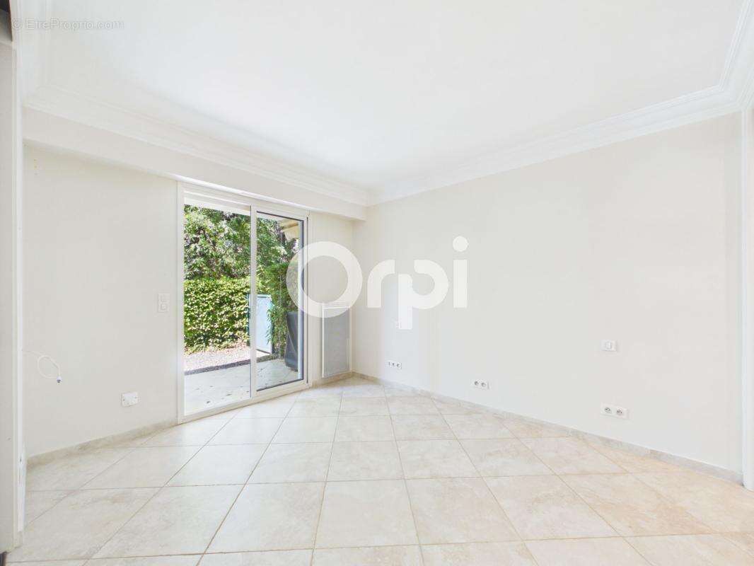 Appartement à MANDELIEU-LA-NAPOULE