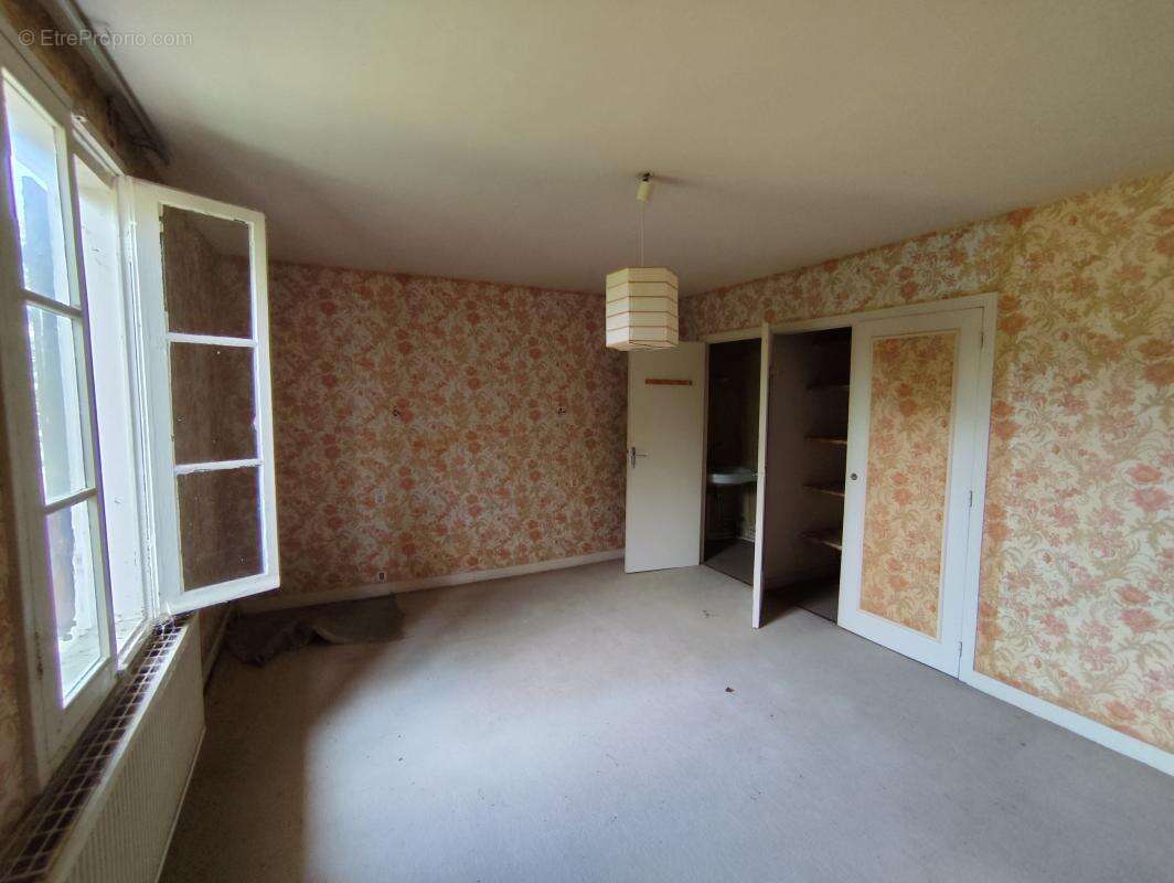 Maison à SAINT-JULIEN-EN-BORN