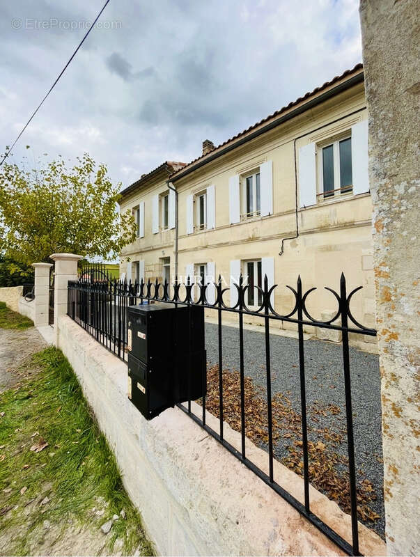 Maison à SAINT-MICHEL-DE-FRONSAC