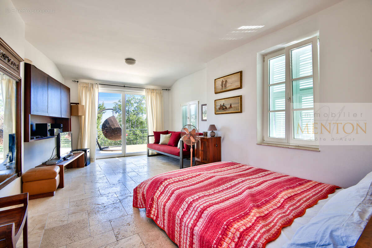 Menton - quartier  annonciade -  3 villas - vue panoramique mer - piscine 1800m terrain  - parkings - photo 20
