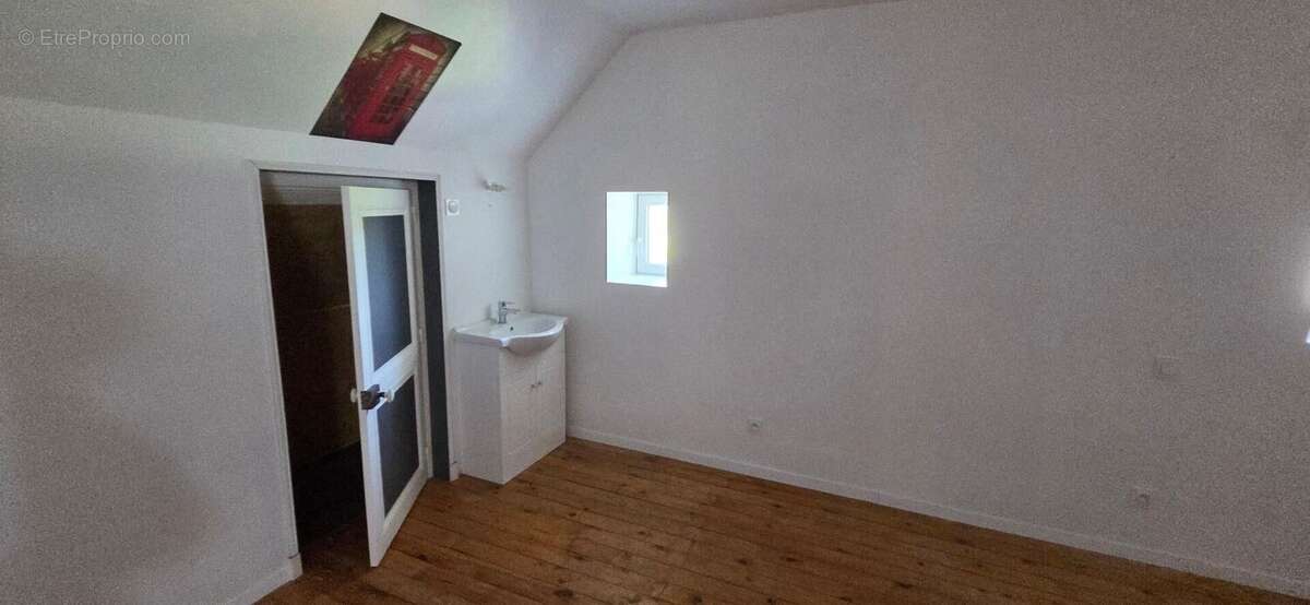 Maison 133 m² à Leigne-Les-Bois  - photo 9