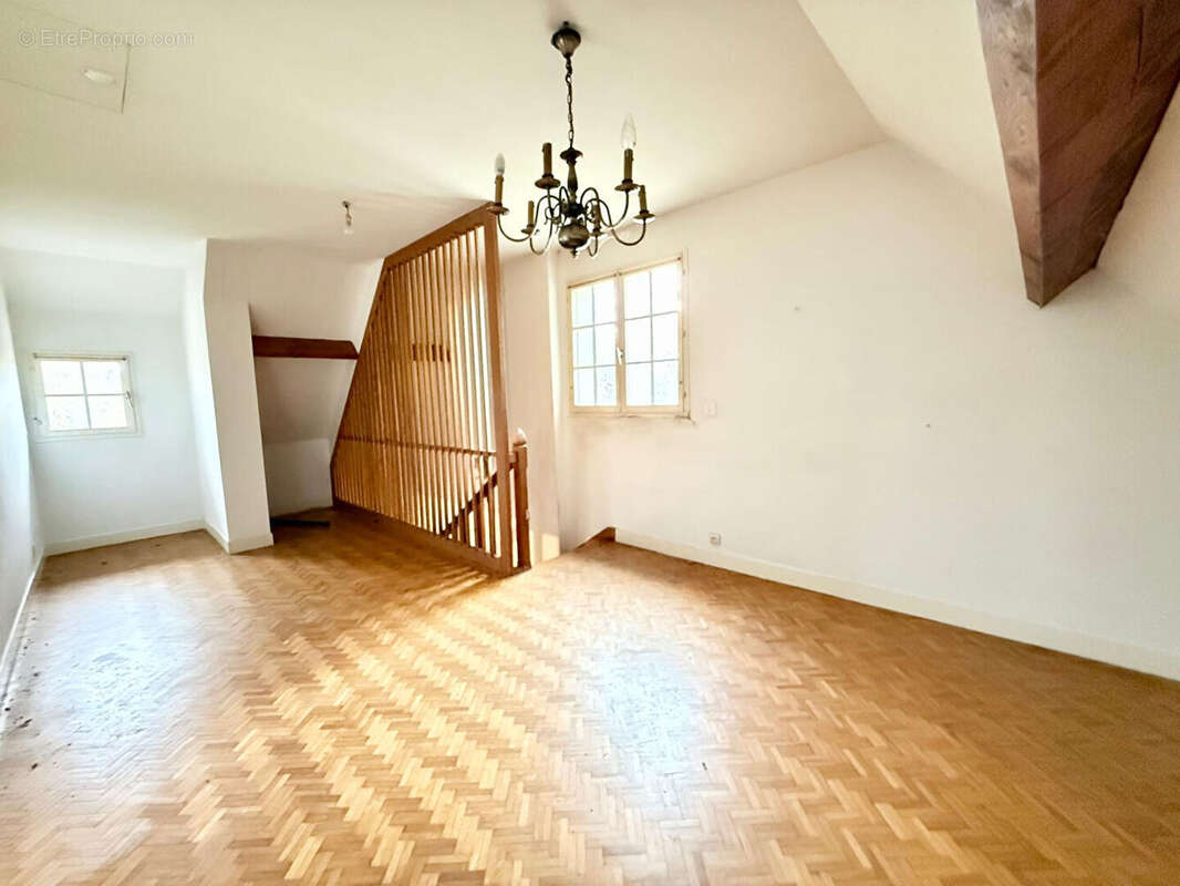 Maison à COULOMMIERS