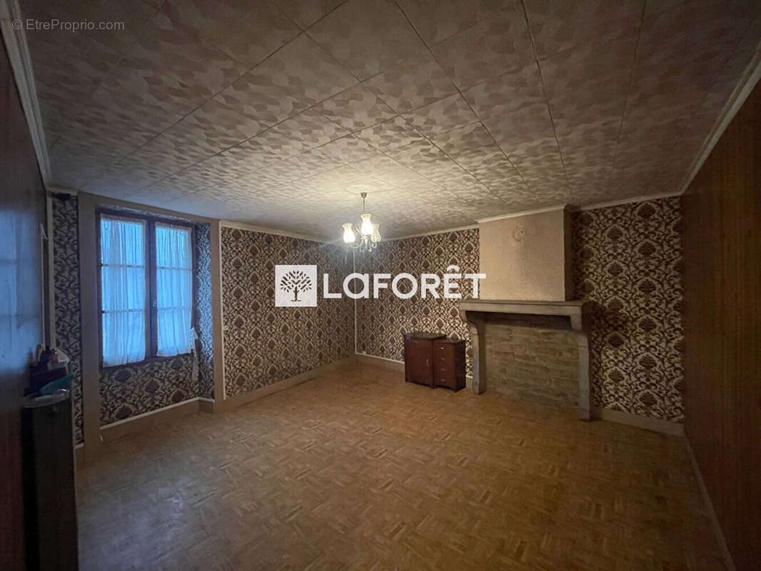 Maison à LONS-LE-SAUNIER