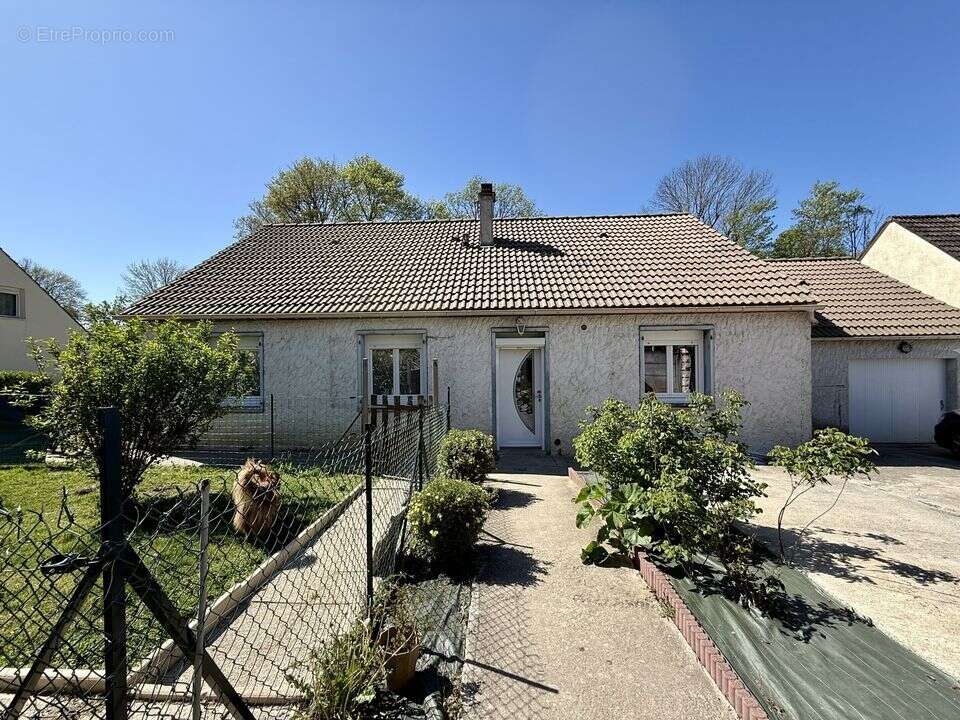 Maison à DONNEMARIE-DONTILLY