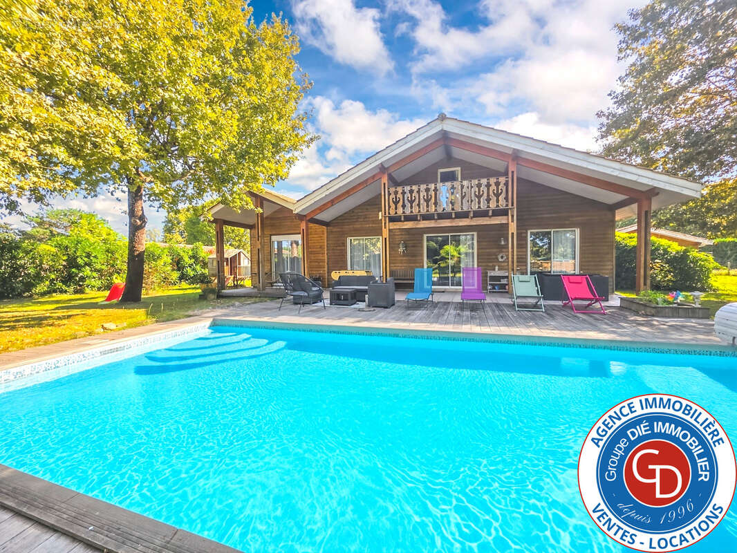 Villa avec 5 chambres, garage et piscine - photo 33