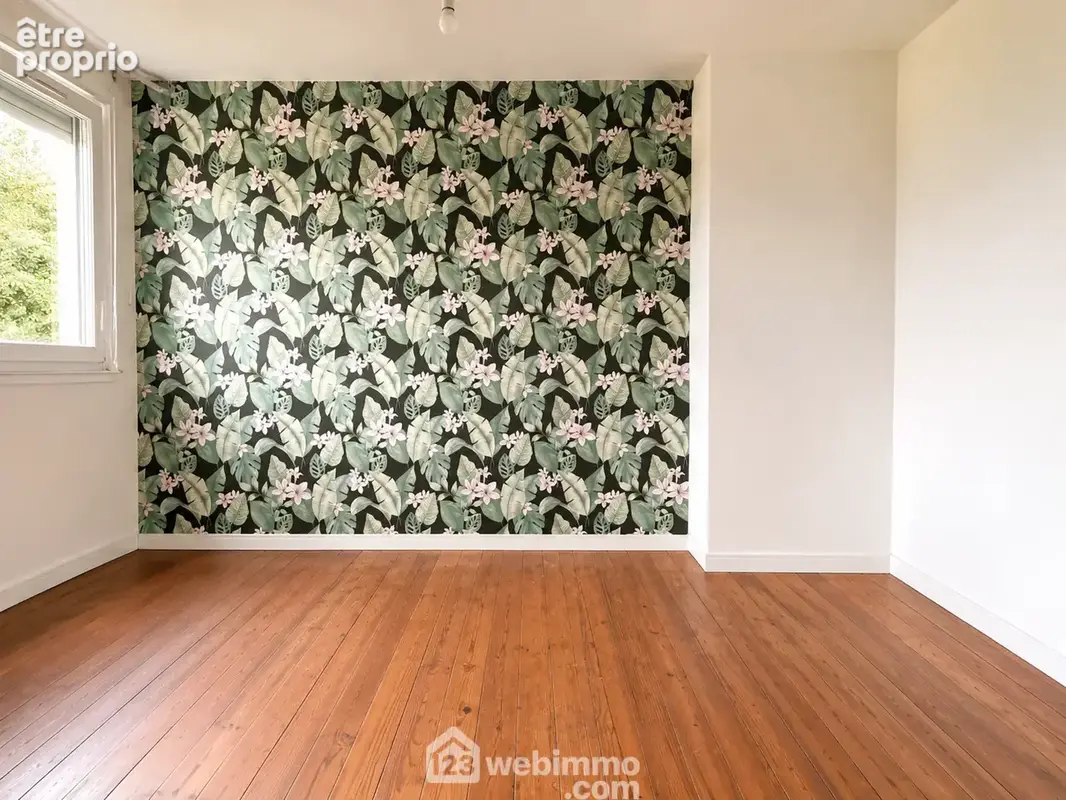 La deuxième chambre, les sols sont en parquet