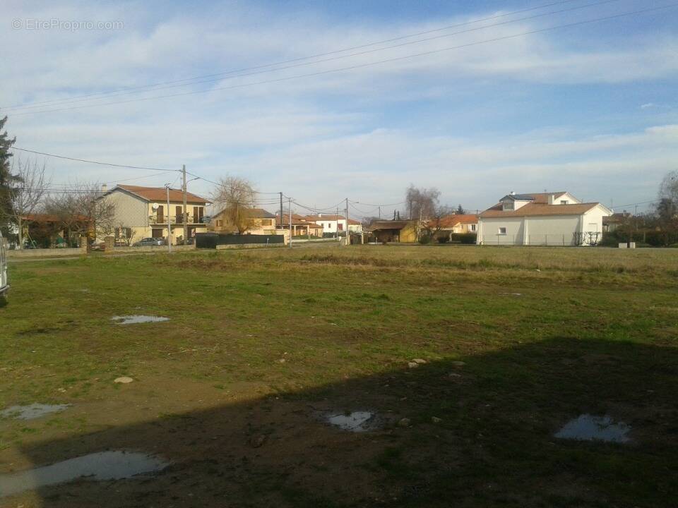 Terrain à LA TOUR-DU-CRIEU