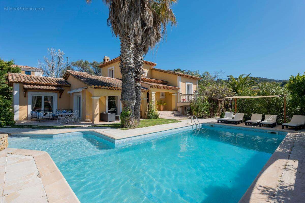 Au Castellet - Maison familiale 5 pièces avec piscine - photo 3