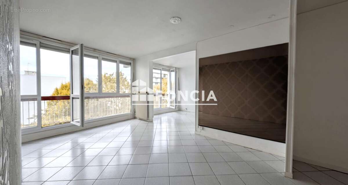 Appartement à CHILLY-MAZARIN