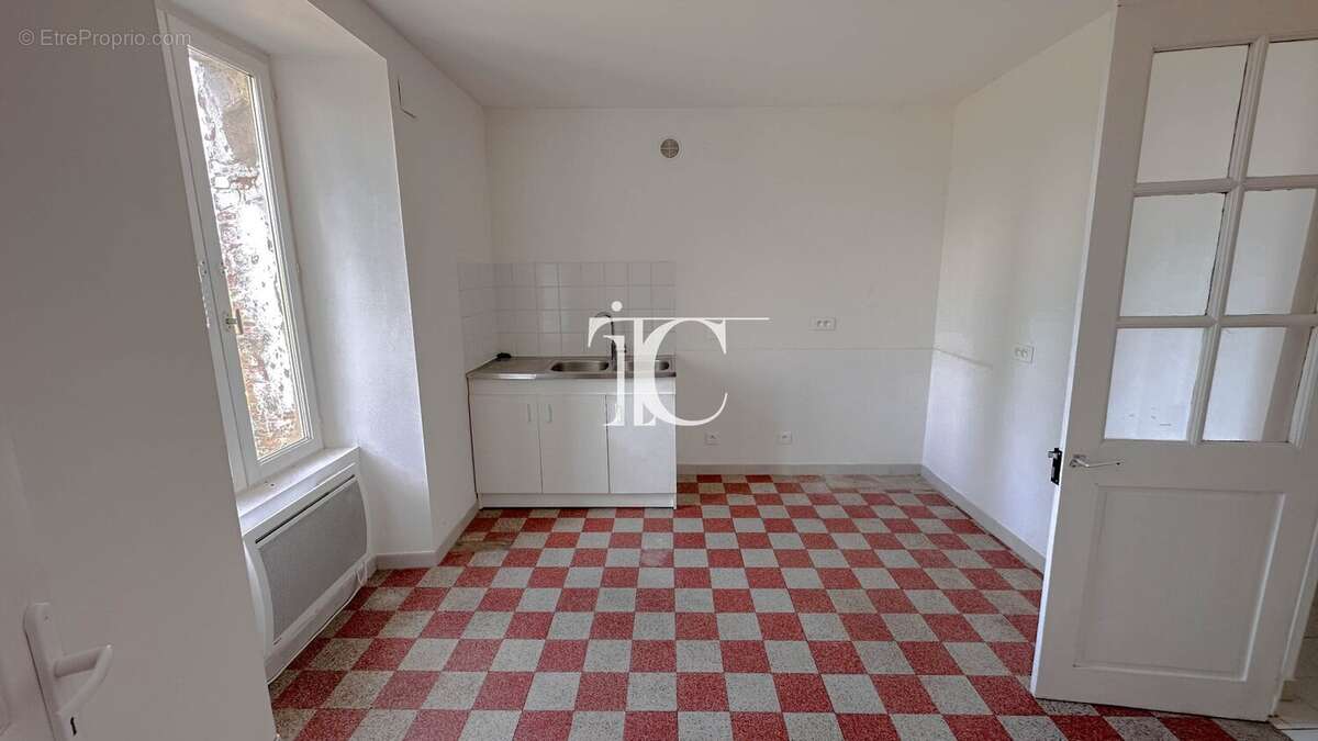 Maison à COURRY