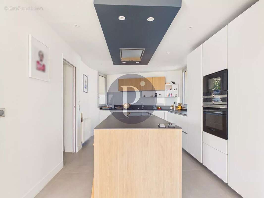 Maison à LE PLESSIS-ROBINSON